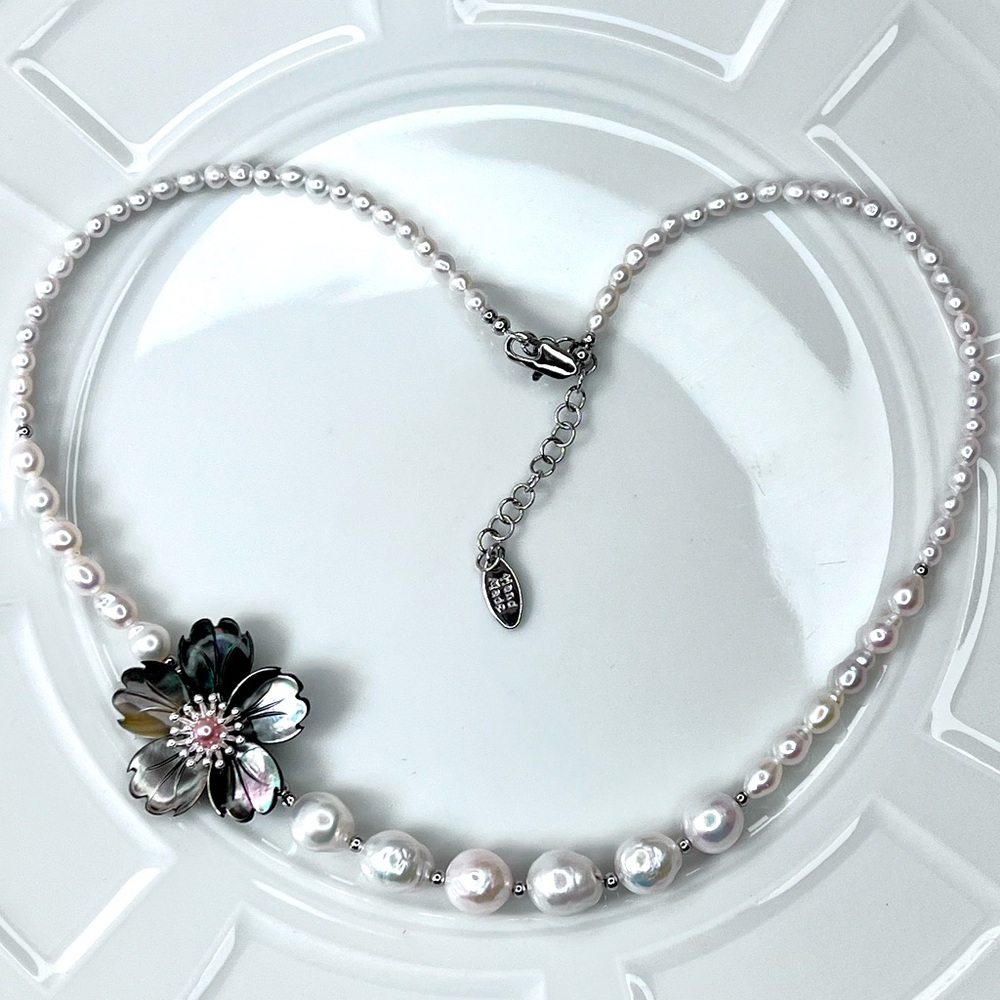 Handmade Freshwater Pearl Black Mother Of Pearl Flower 🌺 Necklace